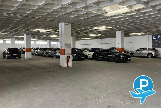 JetPark Lisbon - Prior Velho, Lisboa, Rua Professor Henrique de Barros, 11A (disabled) 6