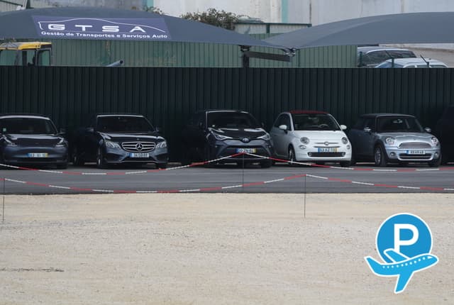 Check-In Park Valet - Lisboa, R. Projectada A Camarate (disabled) 1